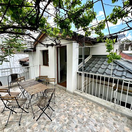 Interbelic House With Courtyard And Terrace Βίλα Βουκουρέστι Εξωτερικό φωτογραφία